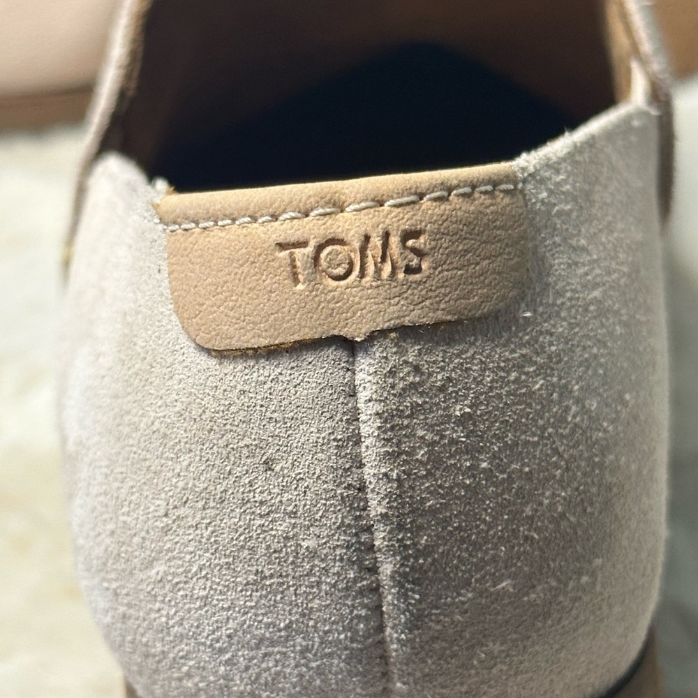 TOMS Suede Slip-On Loafers Taupe Beige Block Heel Comfort Shoes Size 9 - Picture 6 of 9